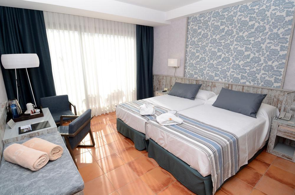 Catalonia Ses Estaques - Adults Only Santa Eulária des Riu Exterior foto